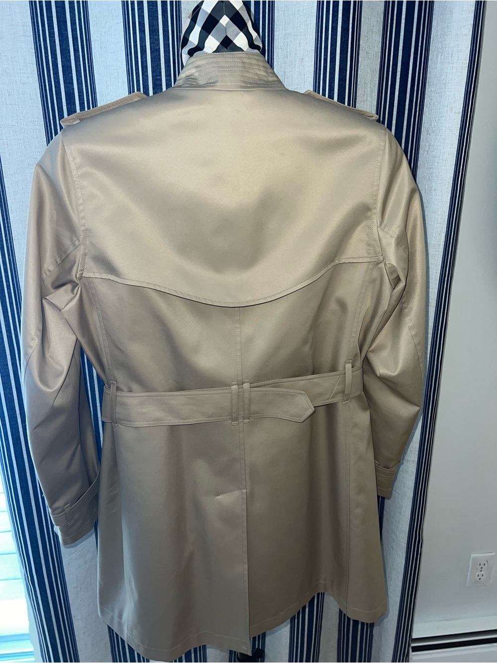 BURBERRY BRIT Double Breasted Satin Finish Trench Coat with Black Buttons.  NWT - Picture 3 of 6